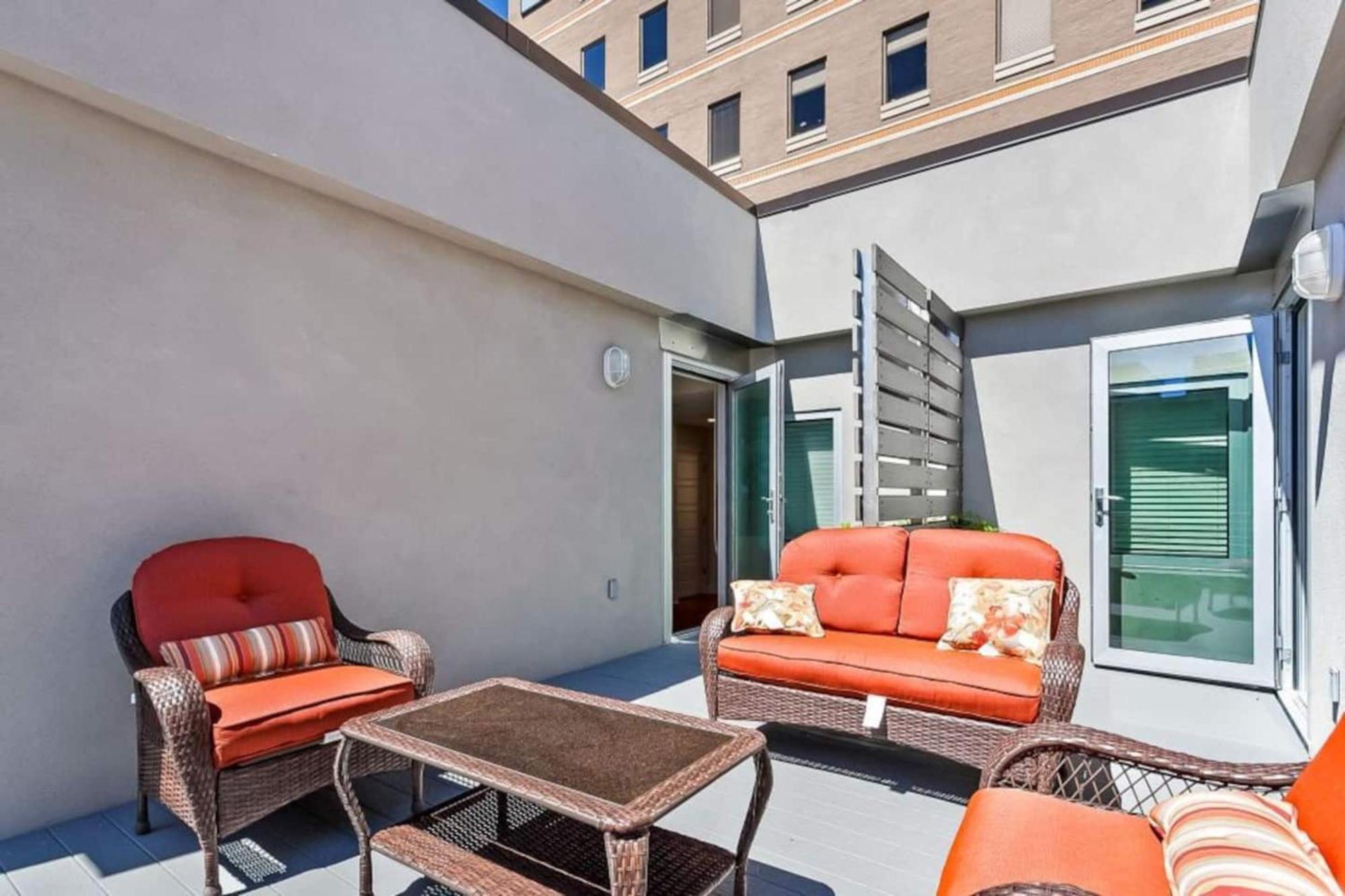 Upscale Condos And Penthouses Close To Canal And Bourbon St New Orleans Ngoại thất bức ảnh