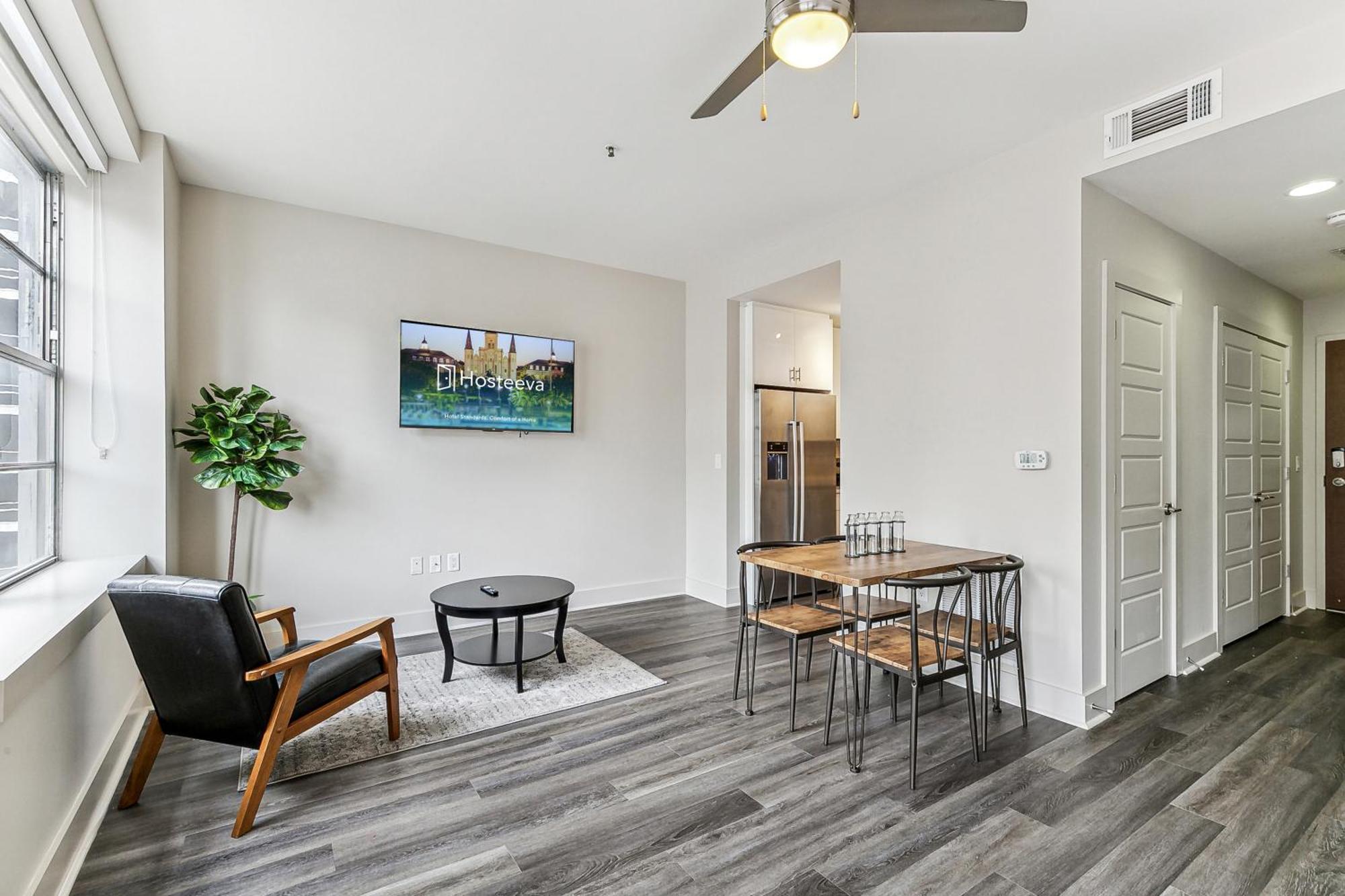 Upscale Condos And Penthouses Close To Canal And Bourbon St New Orleans Ngoại thất bức ảnh