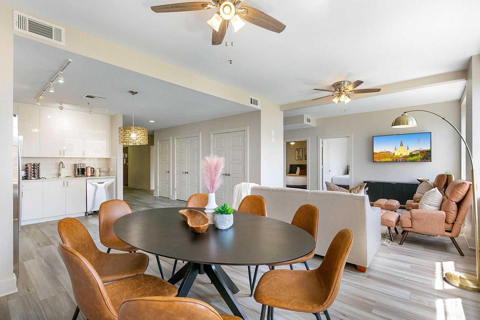 Upscale Condos And Penthouses Close To Canal And Bourbon St New Orleans Ngoại thất bức ảnh