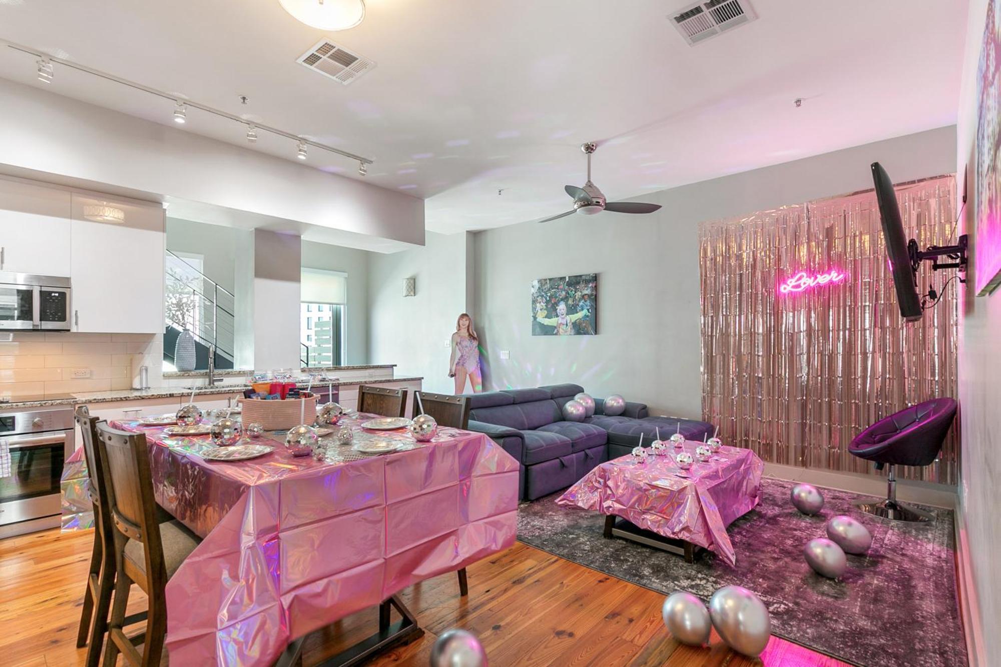 Upscale Condos And Penthouses Close To Canal And Bourbon St New Orleans Ngoại thất bức ảnh