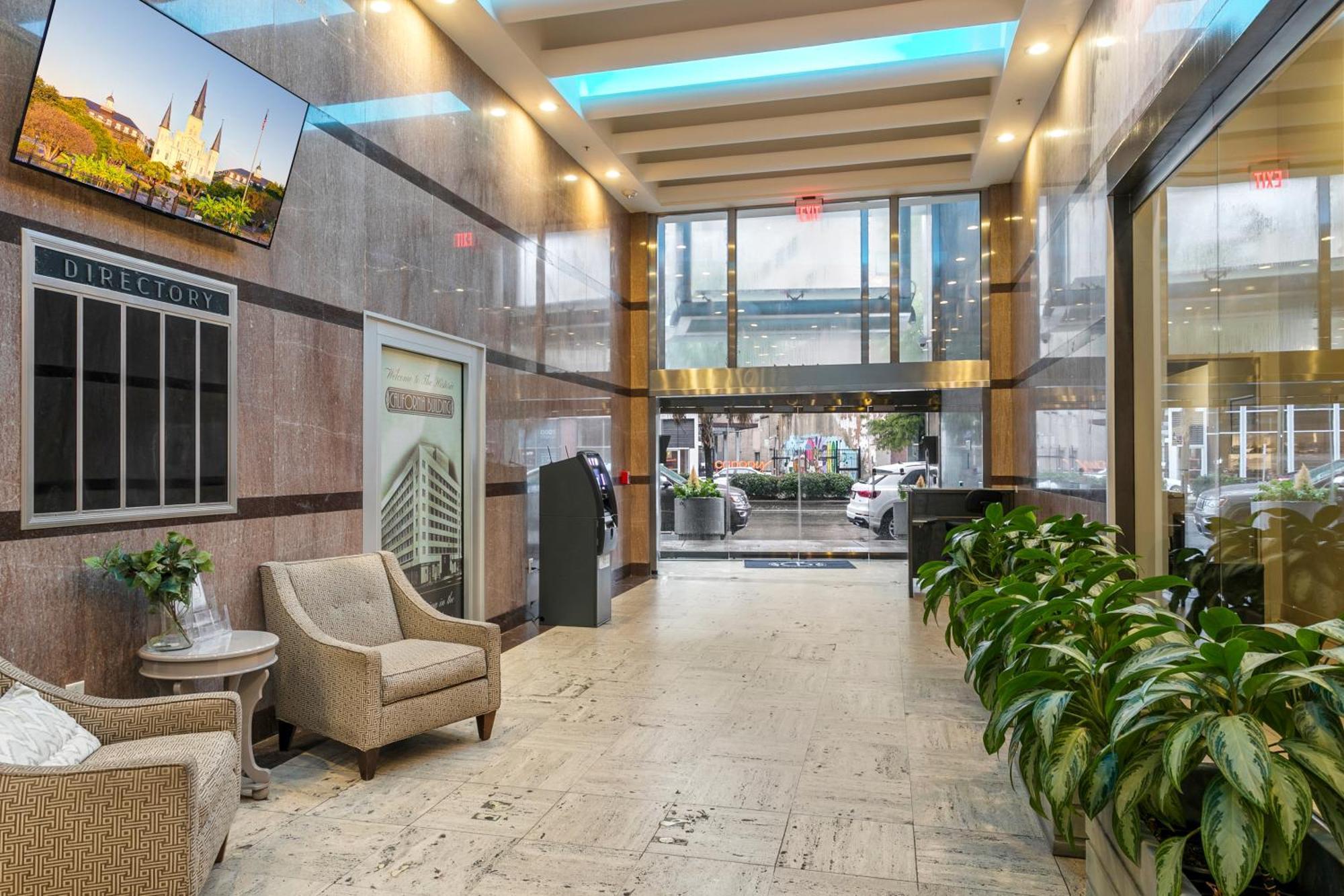 Upscale Condos And Penthouses Close To Canal And Bourbon St New Orleans Ngoại thất bức ảnh